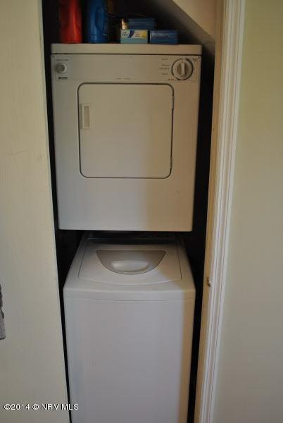 313 Charles St - Photo 7 of 12