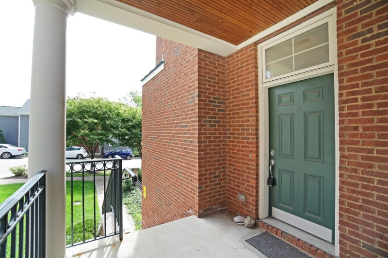 246 Stetson St - Photo 2 of 11