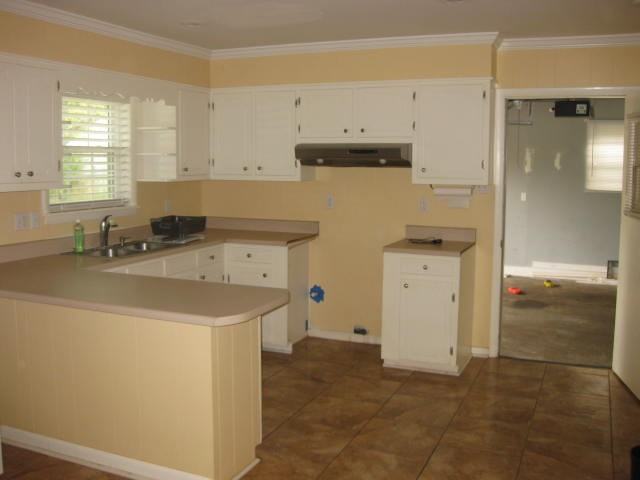 2511 Lloyds Ln - Photo 2 of 13