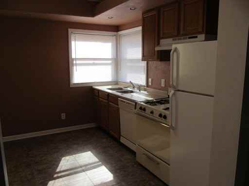 1424 Joyce Dr - Photo 3 of 11