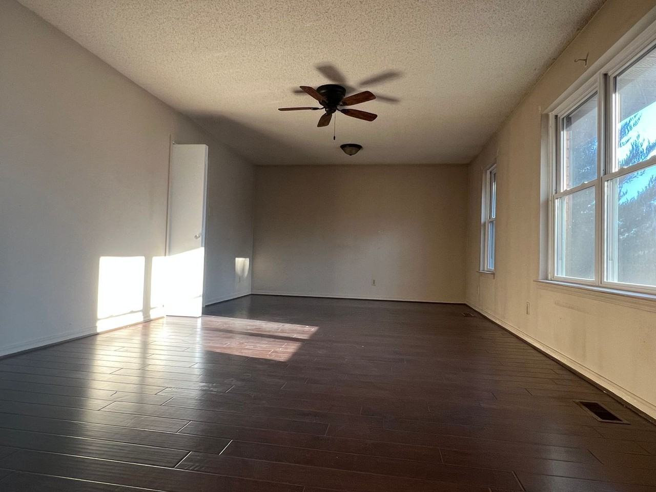 3902 Sam Peck Rd - Photo 3 of 10