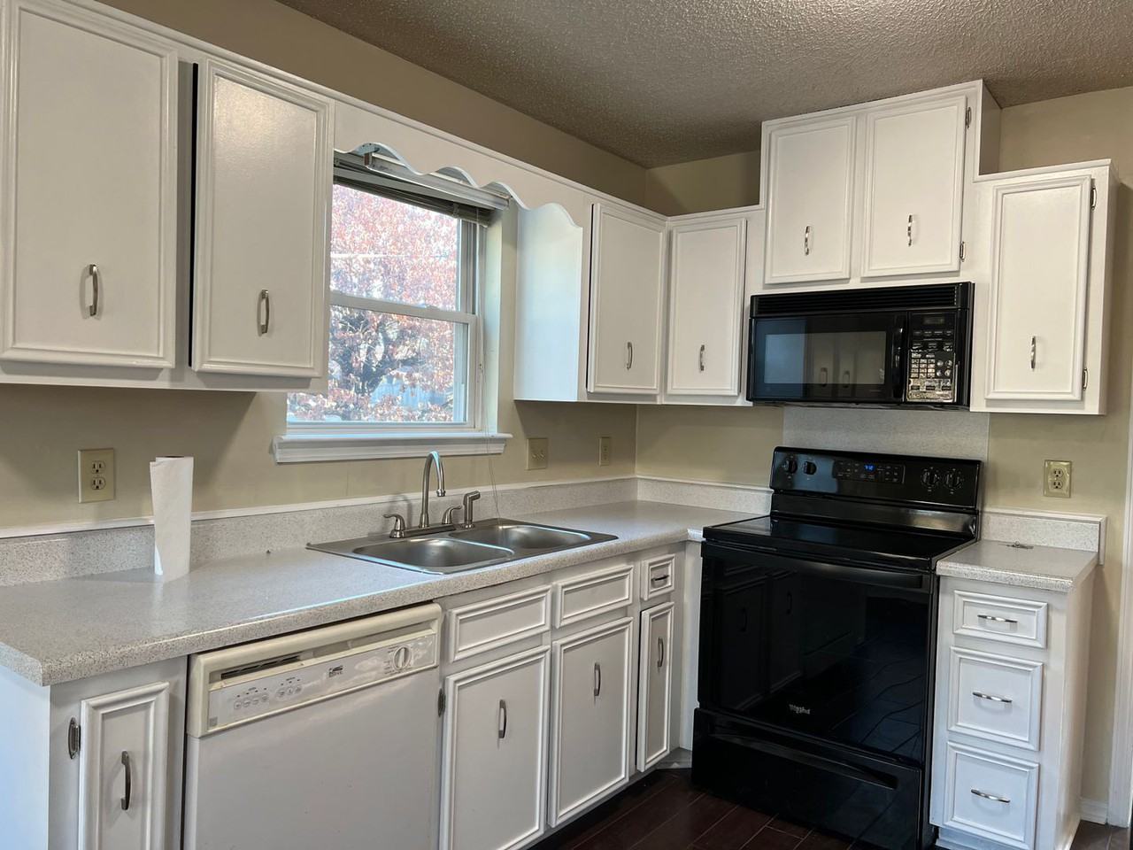 3902 Sam Peck Rd - Photo 4 of 10