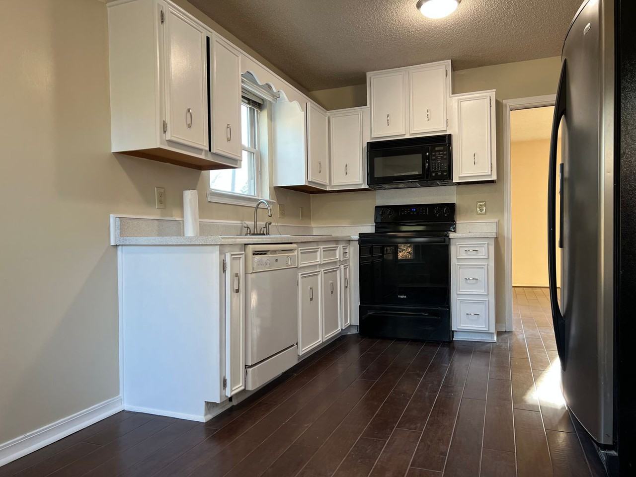 3902 Sam Peck Rd - Photo 5 of 10