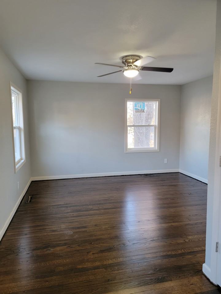 4721 E 45th St - Photo 3 of 10