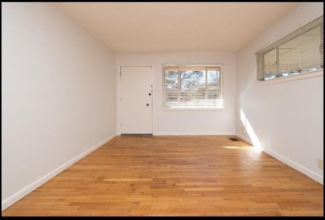 28 Barbara Dr - Photo 3 of 10