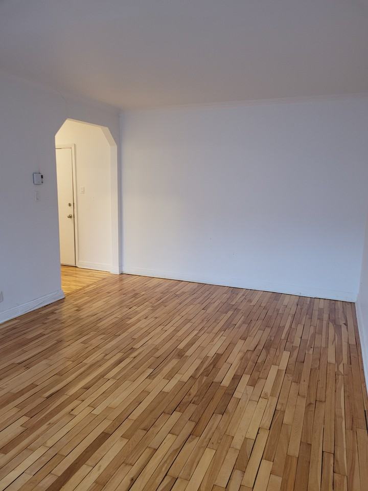 4950 Avenue Saint-Kevin #17 - Photo 2 of 18