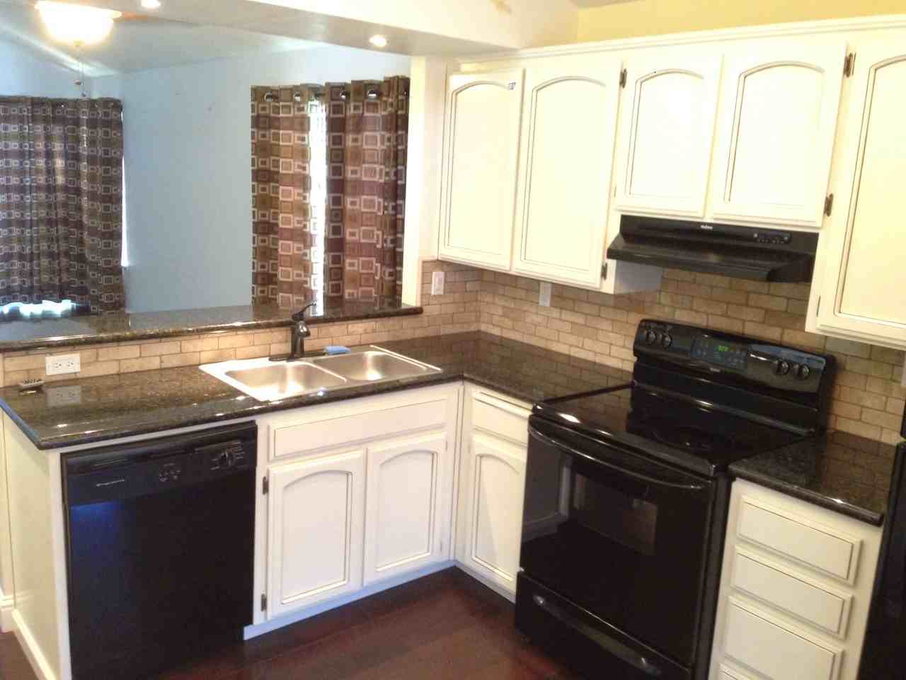 410 Falcon Ct - Photo 2 of 12