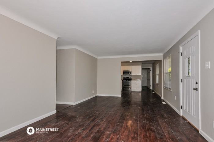 11 Jamestown Dr - Photo 2 of 7
