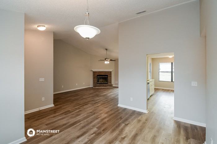 8236 Sawmill Creek Dr - Photo 2 of 6