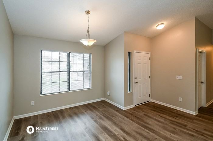 8236 Sawmill Creek Dr - Photo 3 of 6