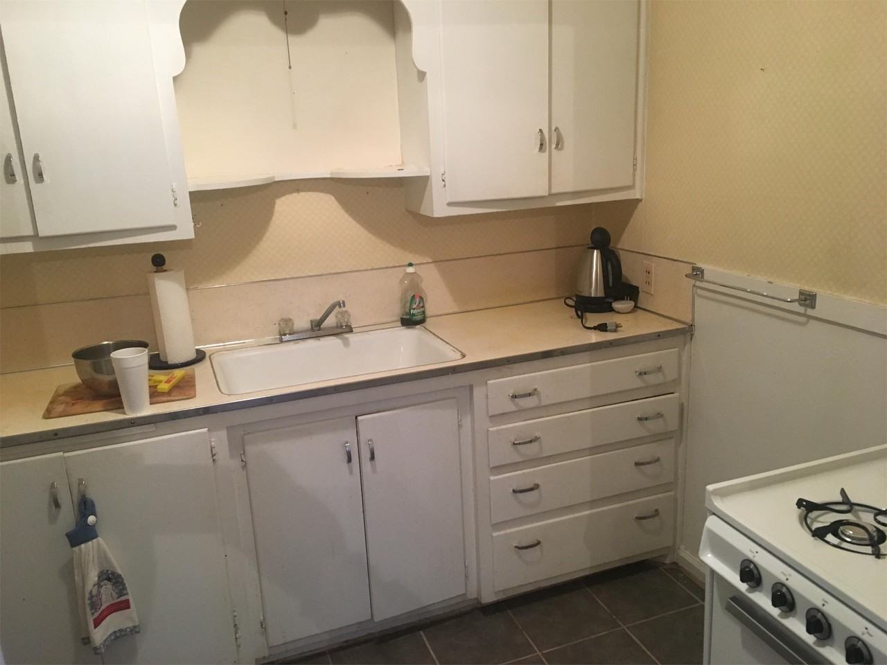 1216 Woodward - Photo 2 of 9