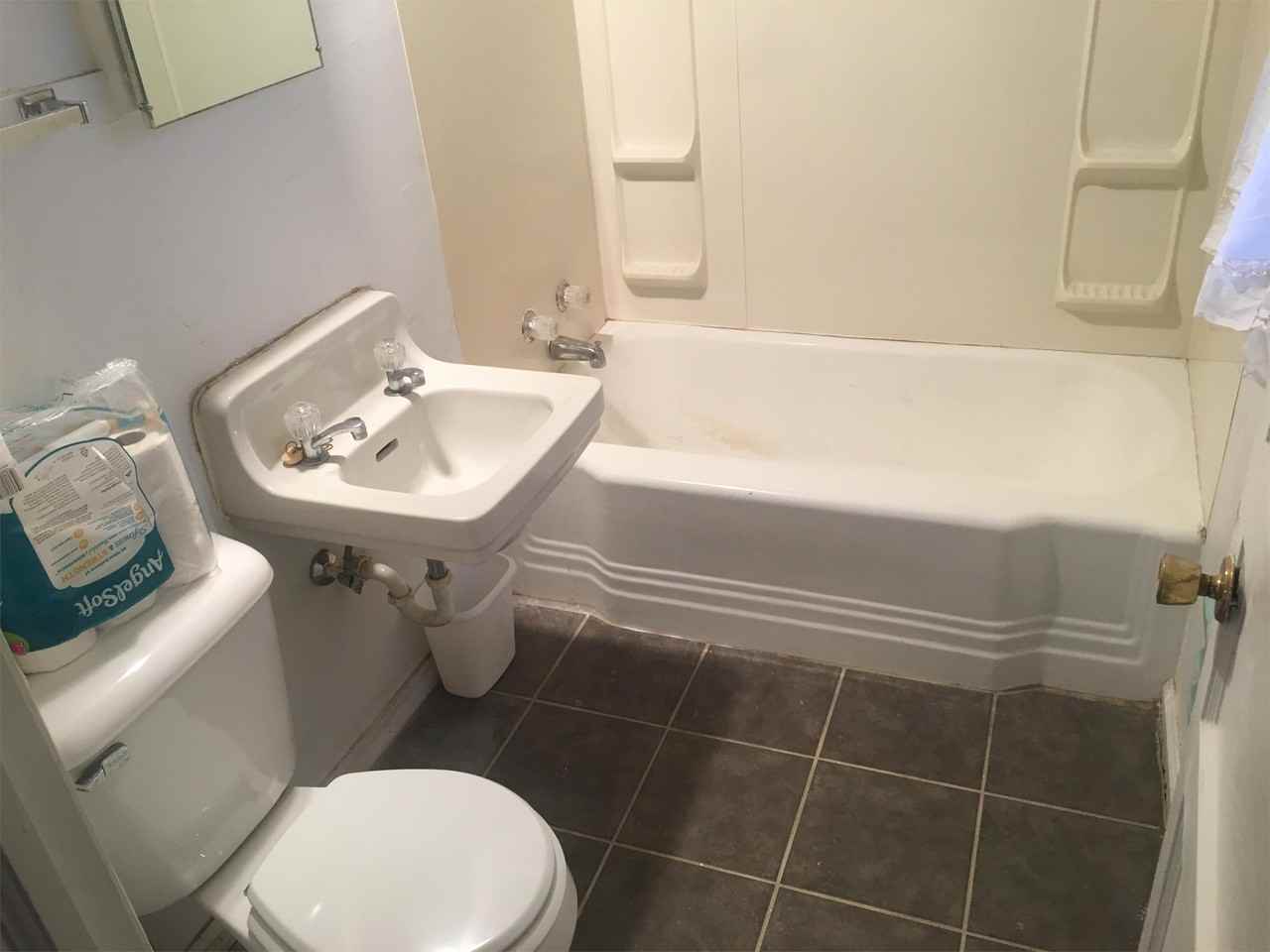 1216 Woodward - Photo 3 of 9