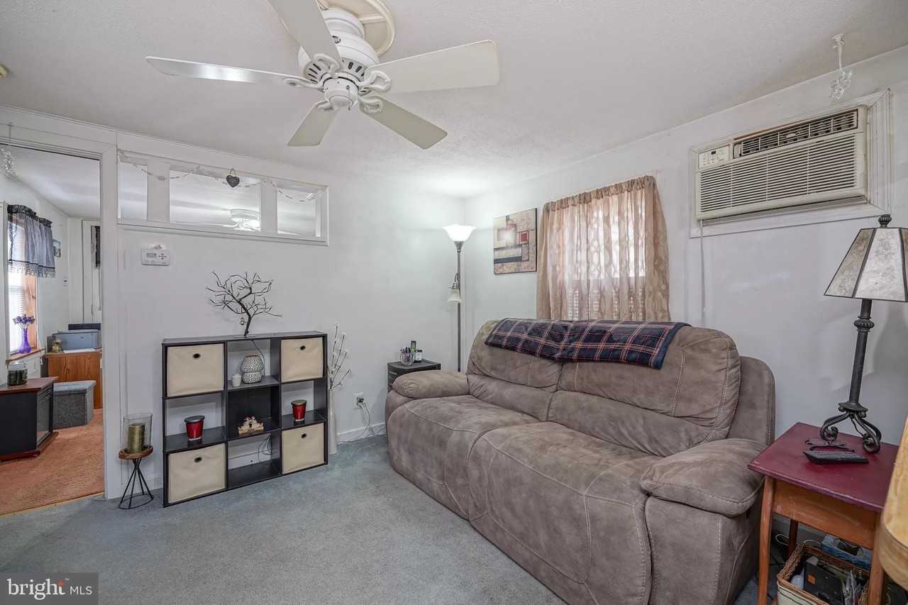 321 Delaware Avenue - Photo 2 of 9