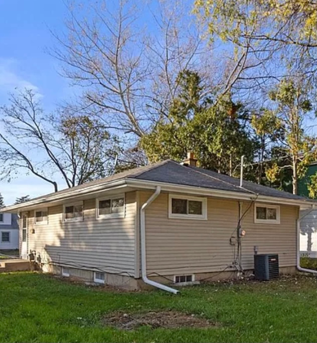 5930 N 67th St - Photo 2 of 5