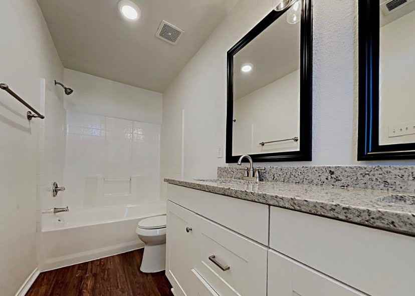 10721 Edgewest Ter - Photo 2 of 9