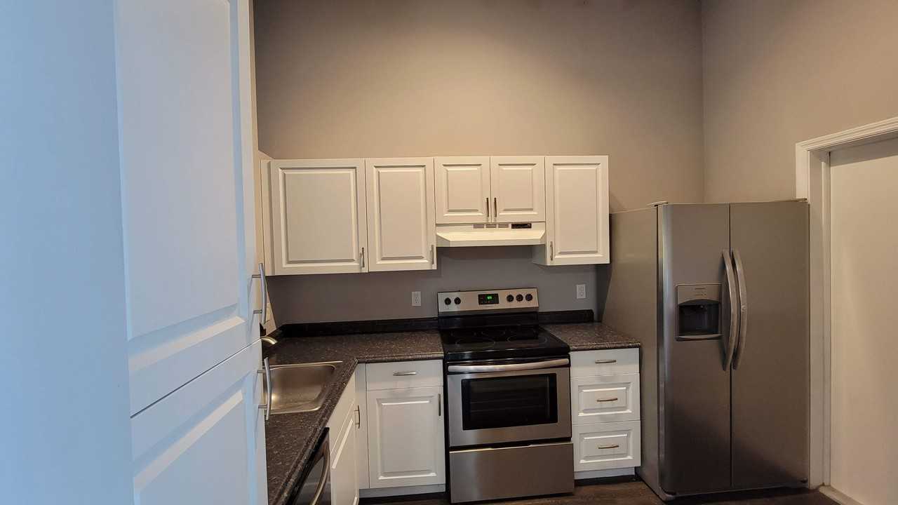 3315 Hibiscus Dr - Photo 2 of 8