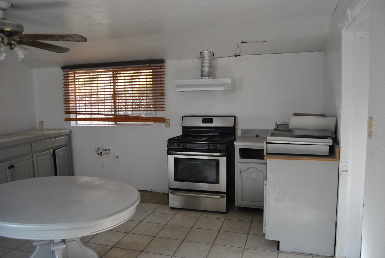 6389 Salas Ln #A - Photo 5 of 9