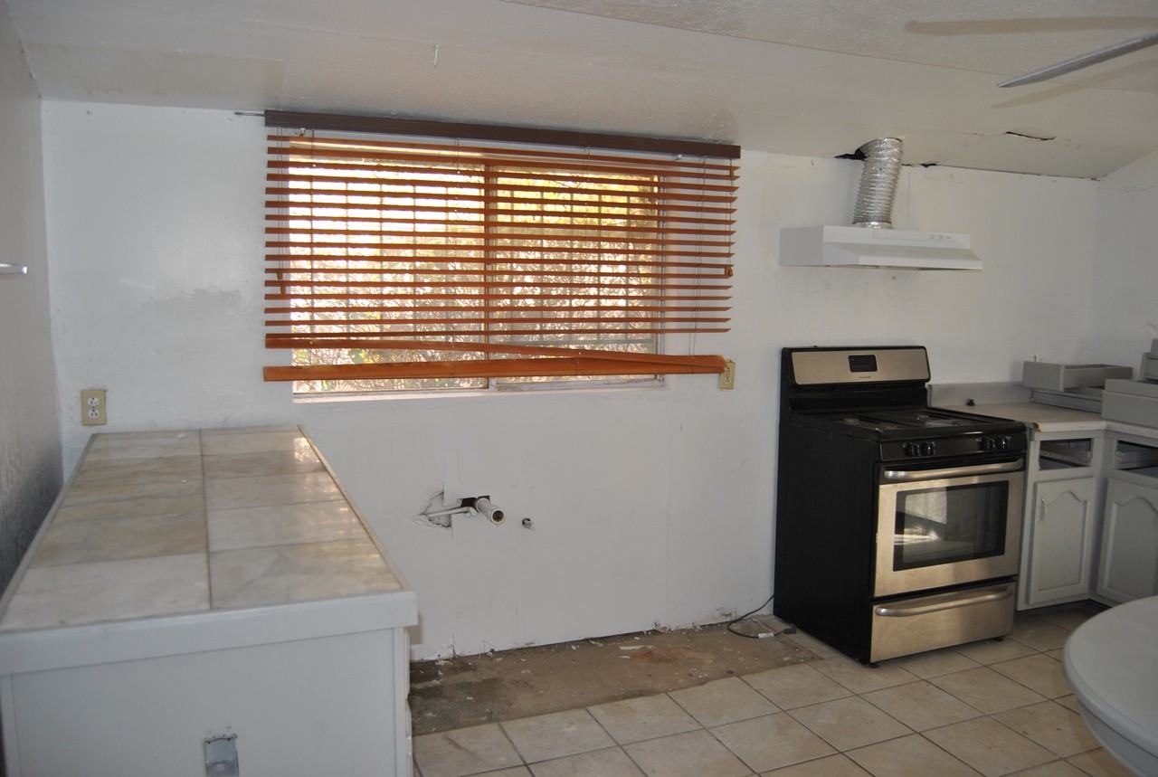 6389 Salas Ln #A - Photo 6 of 9