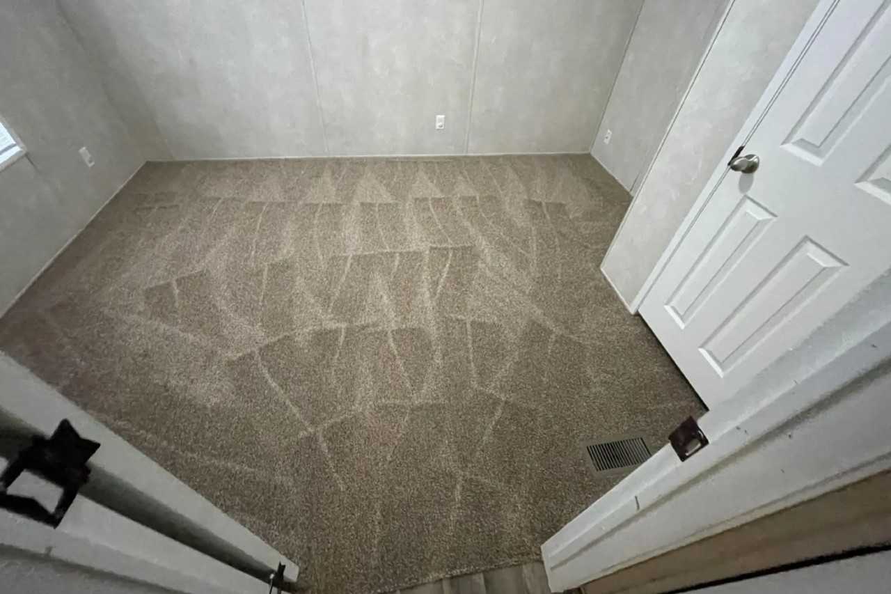 300 E Spencer St - Photo 2 of 2