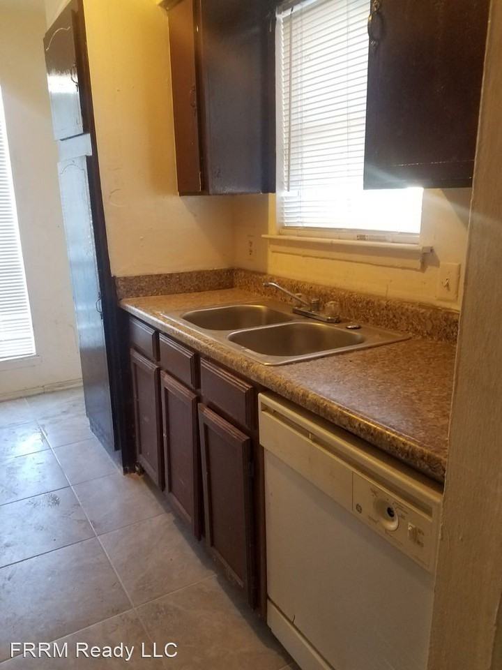 2401-2411 Doreen St. - Photo 3 of 7