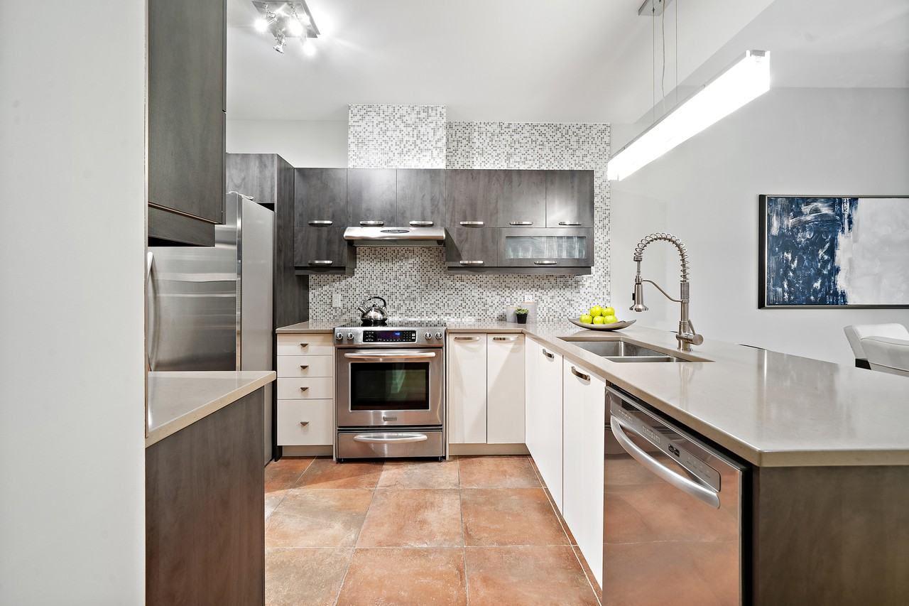 13701 Boulevard Cavendish #302 - Photo 3 of 13