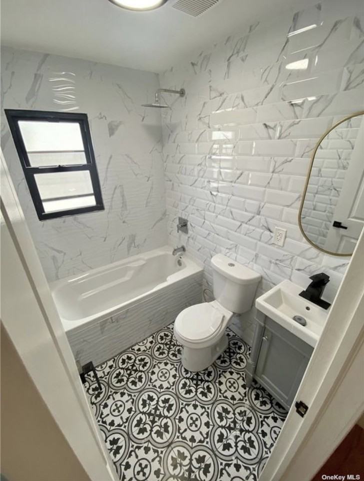 160 160 35 121st Avenue #2ndFL - Photo 2 of 5