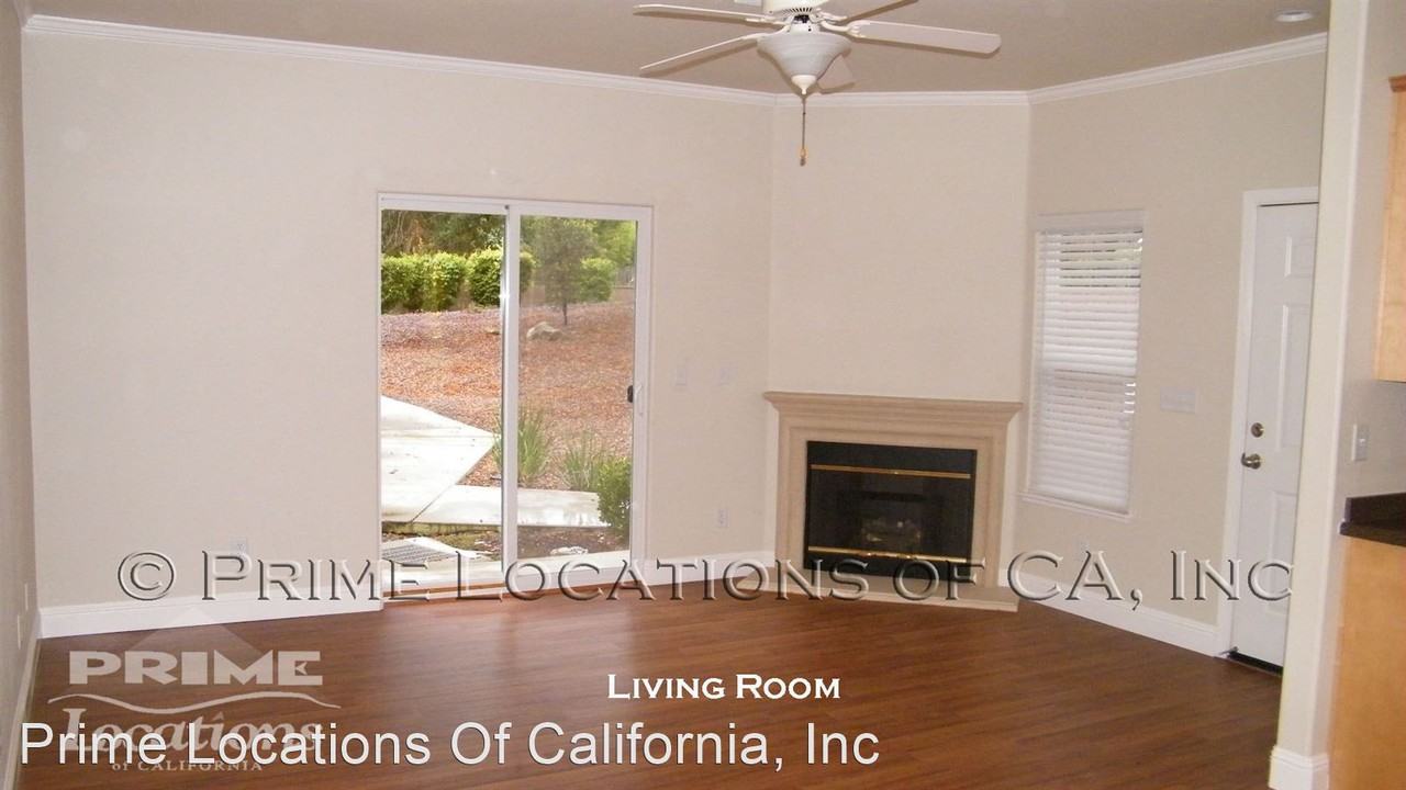 656 Shasta Oaks Cir - Photo 2 of 6