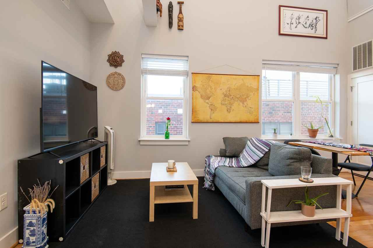 1514 K St Se #6 - Photo 3 of 32