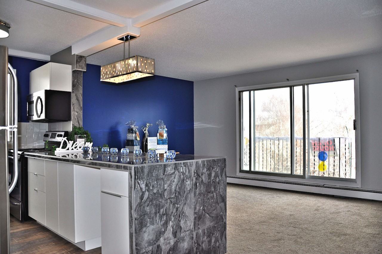 BEAUTIFUL BOUTIQUE APARTMENTS! - Photo 3 of 15