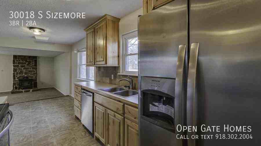 30018 S Sizemore Rd - Photo 3 of 41