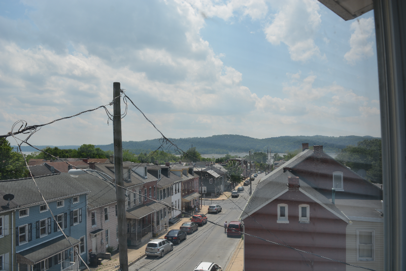 329 Perry St - Photo 4 of 22