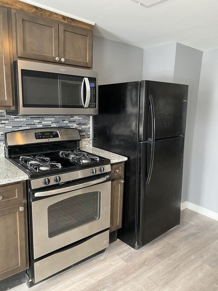 829 Cherokee St - Photo 2 of 15