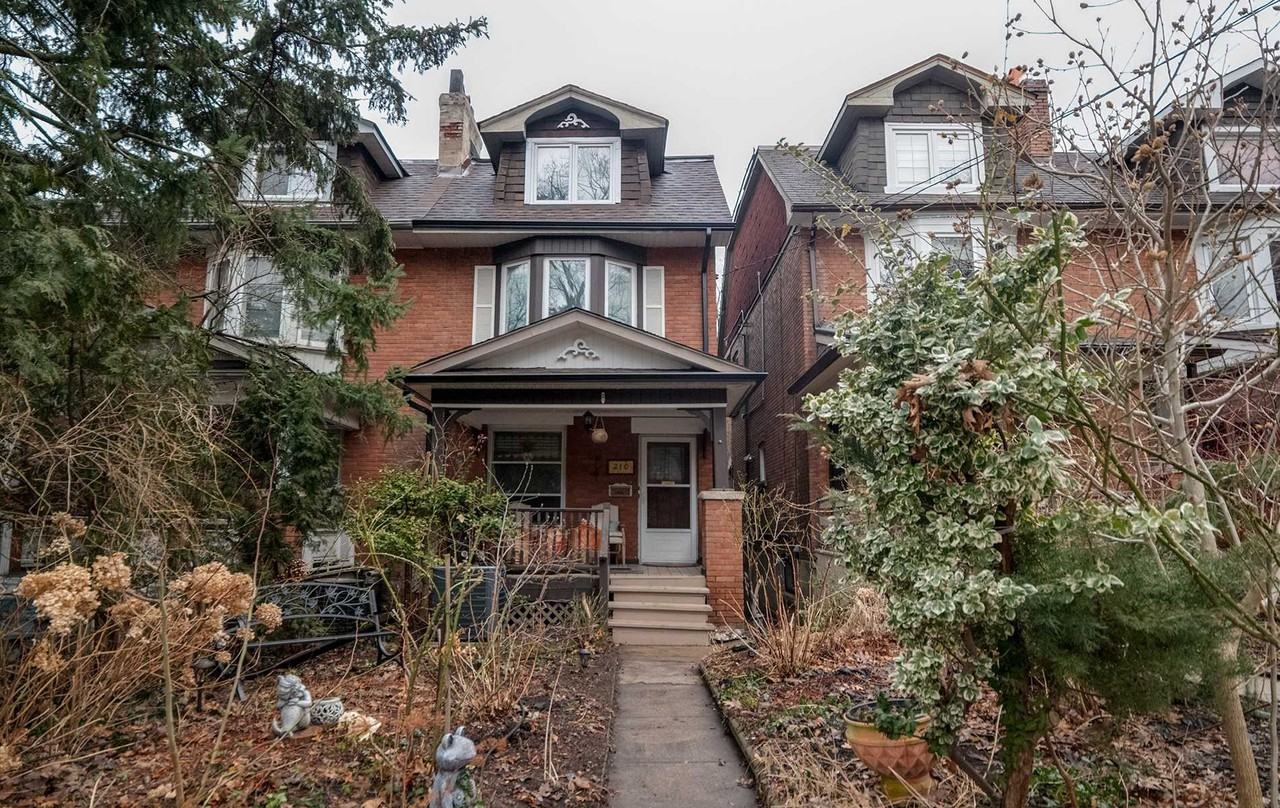 210 Indian Grove, Toronto, ON M6P 2H2 4 Bedroom House for 4,500/month