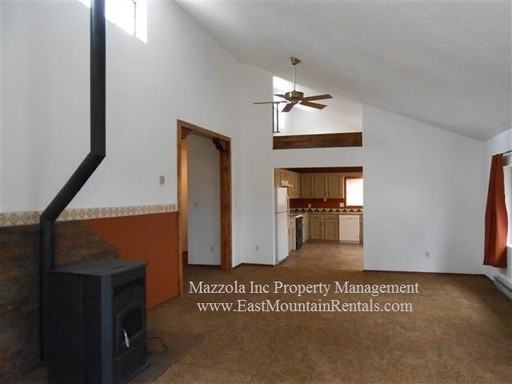 8 Meadowview Rd - Photo 3 of 12