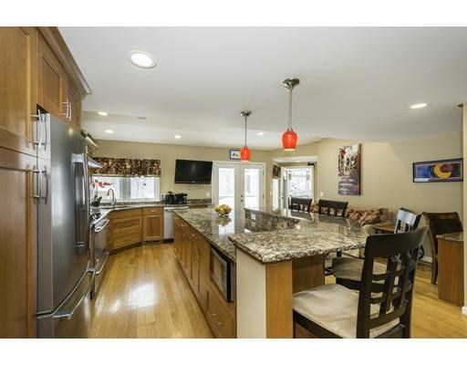 4 Davis Rd #1 - Photo 3 of 30