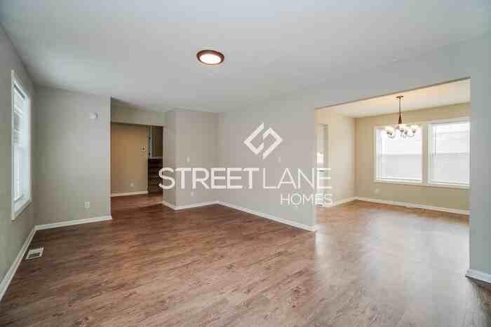 2757 Kenview Rd S - Photo 3 of 15