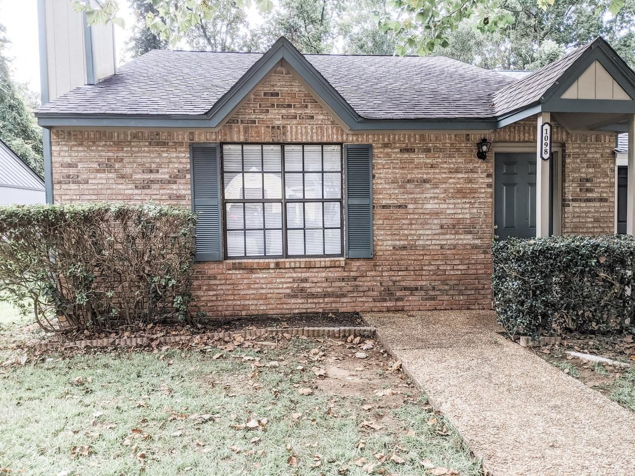 1098 Rockbrook Ct #1 - Photo 3 of 48