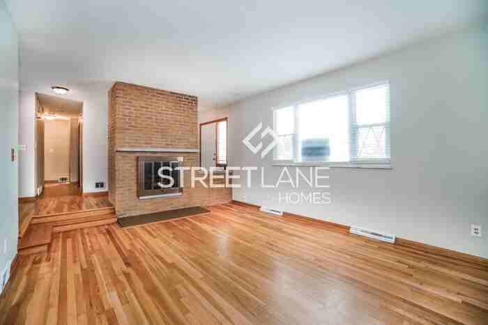1106 Saint Matthew Ave - Photo 2 of 10