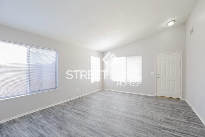 900 E Jasper Dr - Photo 3 of 15