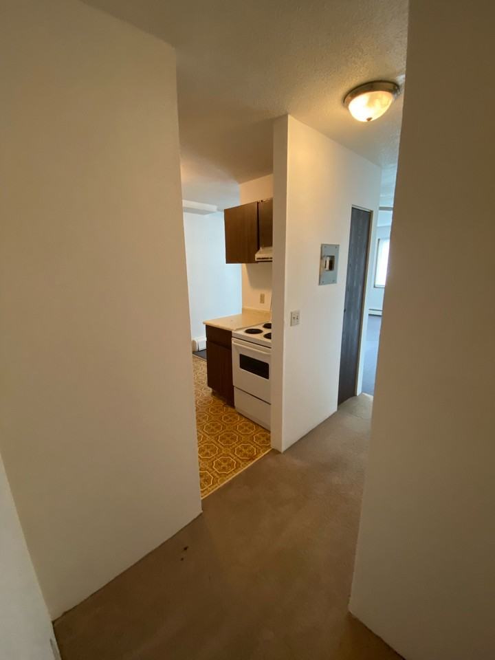 10916 101 Ave #201