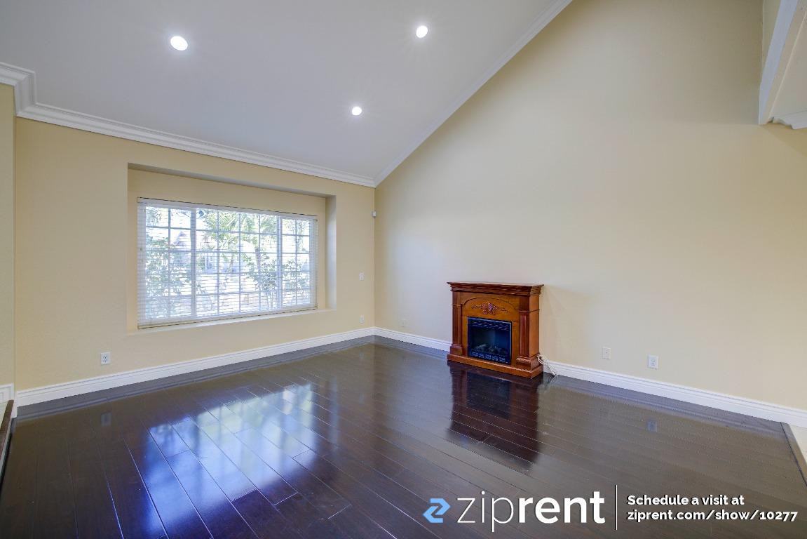 12444 Mapledale St - Photo 3 of 20