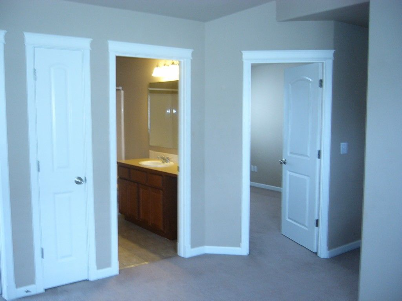 5115 Balustrade Boulevard Southeast - Photo 2 of 13