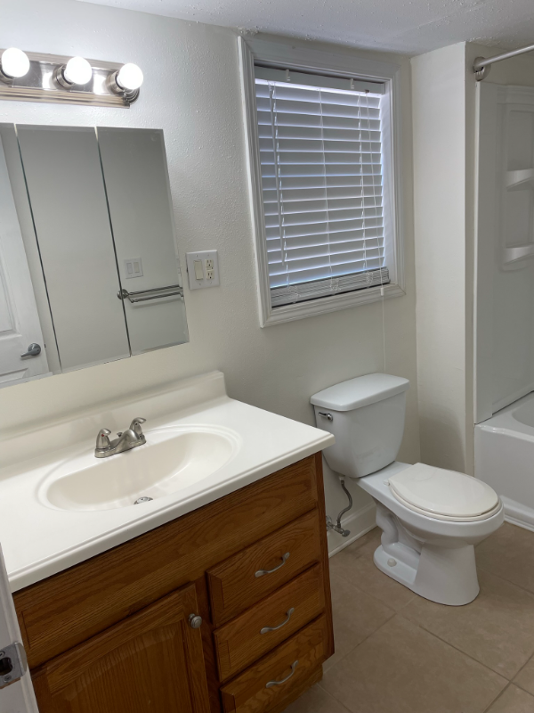 806 Ruskin Ave - Photo 2 of 10