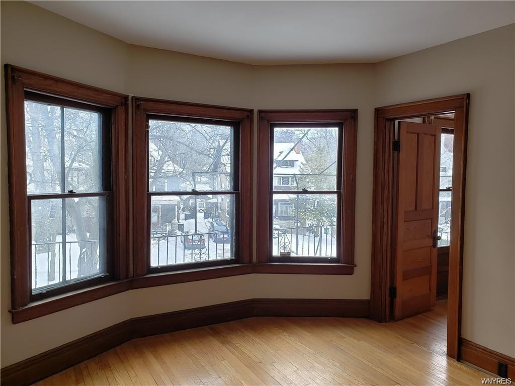 57 W Oakwood Pl - Photo 3 of 18