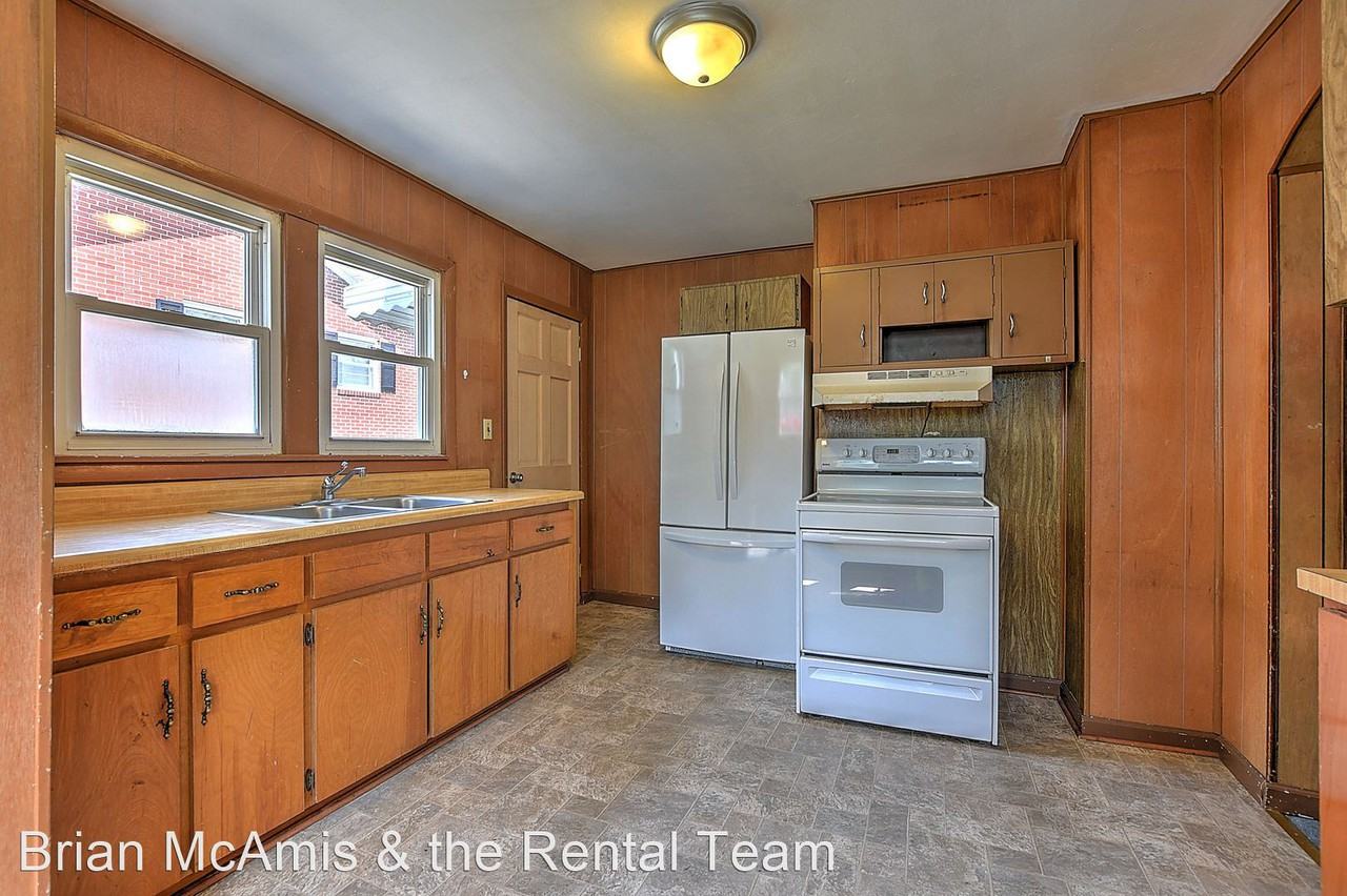 321 N Highland Ave - Photo 3 of 20