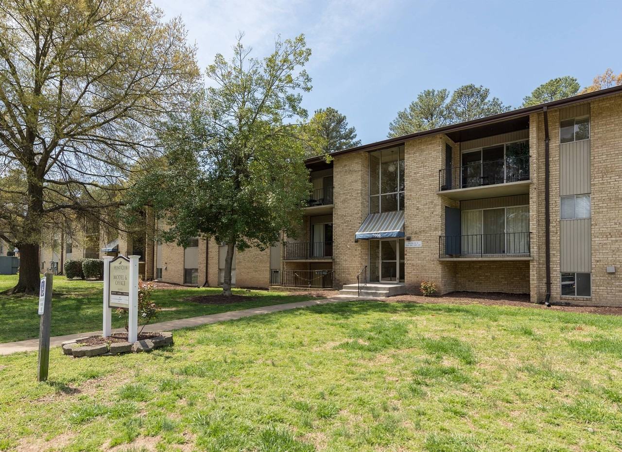 Carriage Club - Photo 2 of 50