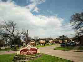 featured image of 1810 High Hill Blvd