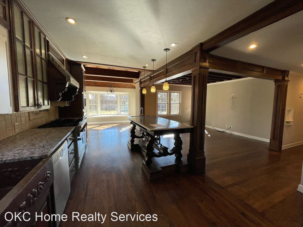 1718 Guilford Ln - Photo 3 of 34