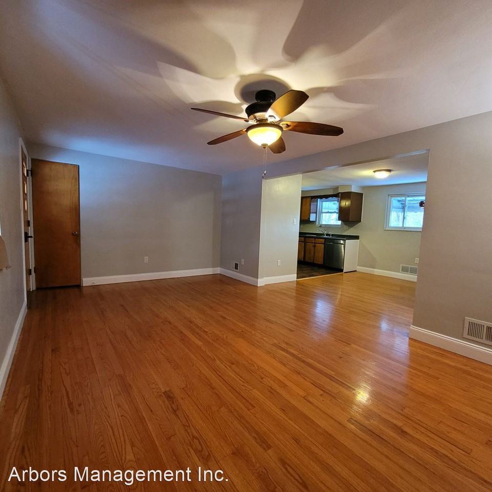 1303 Kirsopp Ave - Photo 2 of 14