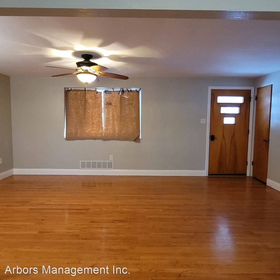 1303 Kirsopp Ave - Photo 3 of 14